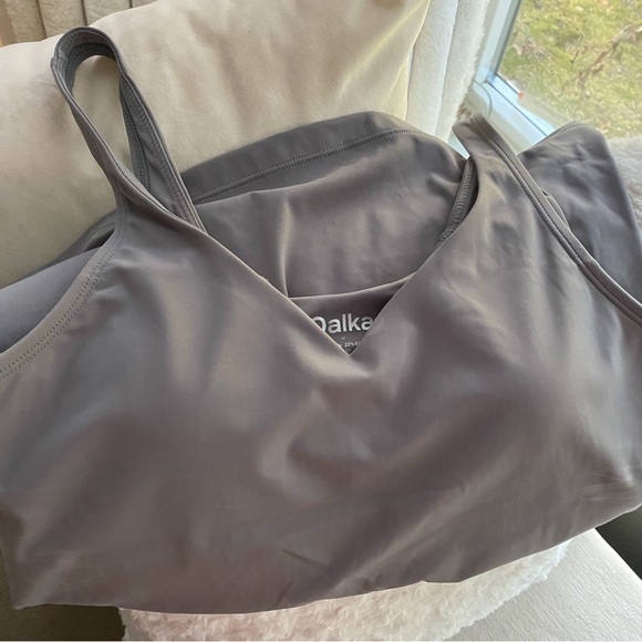 Woman’s Gray V Neck Tank,Cami Workout Yoga Built In Shelf Bra Size M - Picture 13 of 13